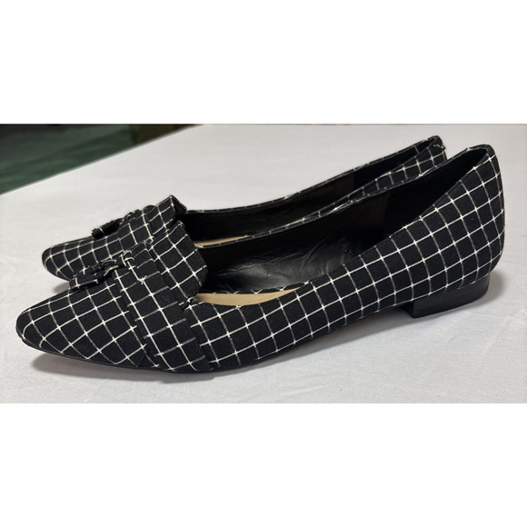 Sole Society Women's 8.5 Black White Slip On Flats Point Toe Academia Preppy - Picture 1 of 7